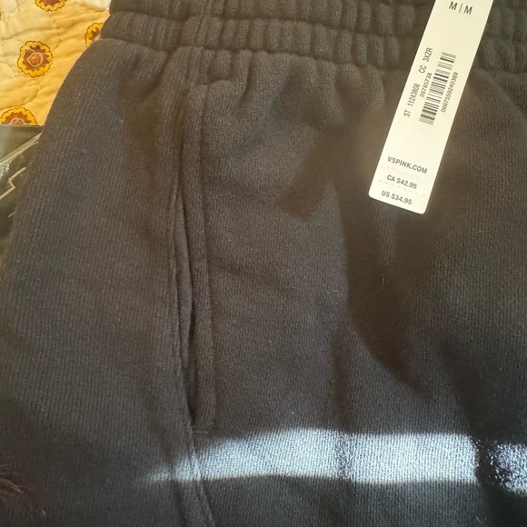 NWT: Victoria’s Secret PINK Ivy Fleece Curved Hem Shorts: Medium - Picture 5 of 6